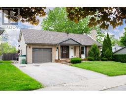 3 PINEGROVE CRESCENT - 2