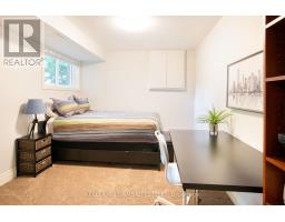 3 PINEGROVE CRESCENT - 31