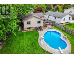 3 PINEGROVE CRESCENT - 4