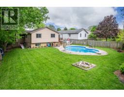 3 PINEGROVE CRESCENT - 43