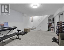 162 GLENROY CRESCENT - 25
