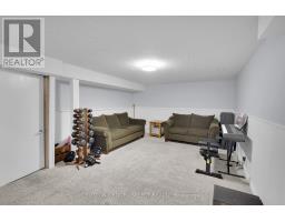 162 GLENROY CRESCENT - 26