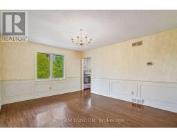 126 GUILDFORD CRESCENT - 12