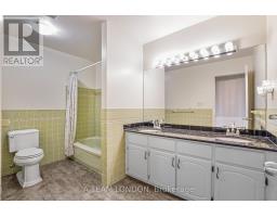 126 GUILDFORD CRESCENT - 36