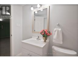 18 BRENTWOOD CRESCENT - 32