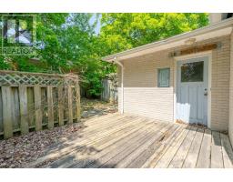 18 BRENTWOOD CRESCENT - 35