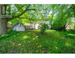 18 BRENTWOOD CRESCENT - 38