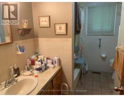 1163 FARNSBOROUGH CRESCENT - 8