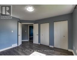 811 SOUTH WENIGE DRIVE - 16