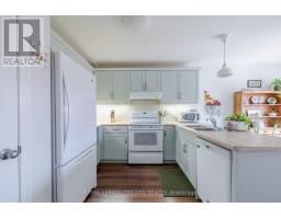 31 ACORN TRAIL - 10
