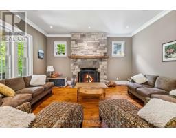 21 CHRISTIE STREET - 21
