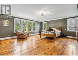 21 CHRISTIE STREET - 24