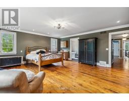 21 CHRISTIE STREET - 25