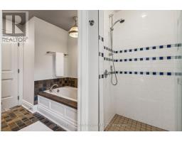 21 CHRISTIE STREET - 32