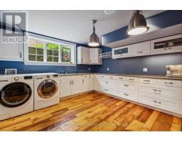 21 CHRISTIE STREET - 36
