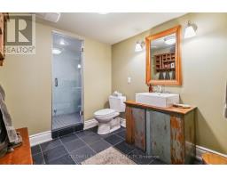 21 CHRISTIE STREET - 37