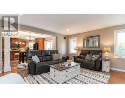 16 KENSINGTON COURT - 11