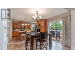 16 KENSINGTON COURT - 12