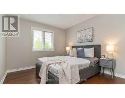 16 KENSINGTON COURT - 25