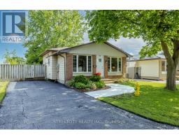 41 FENNELL CRESCENT - 2