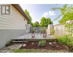 41 FENNELL CRESCENT - 31