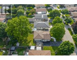 41 FENNELL CRESCENT - 40