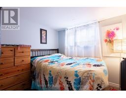 1053 OXFORD STREET E - 25