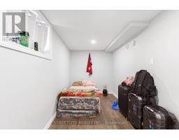 1053 OXFORD STREET E - 32