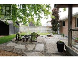 581 HARRIS CIRCLE - 34