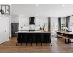 3 HARDY COURT - 23