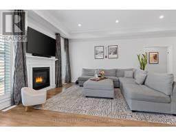 3 HARDY COURT - 33