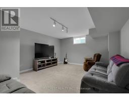 3 - 410 AMBLESIDE DRIVE - 17