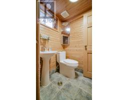 904 WILLOW DRIVE - 35