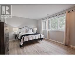 40 HAVENRIDGE CRESCENT - 24