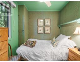 33 LAKESHORE DRIVE - 33