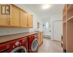 19 CHAMBERLAIN COURT - 14