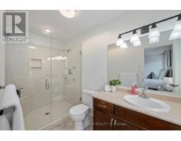 19 CHAMBERLAIN COURT - 23