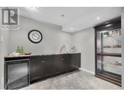 67 ROBINSON LANE - 35