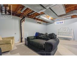 21 BEECHBANK CRESCENT - 35