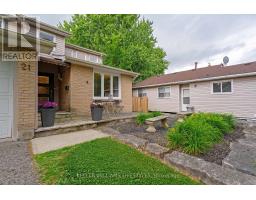 21 BEECHBANK CRESCENT - 45