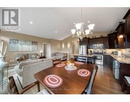 12 - 1 VINEDEN DRIVE - 14