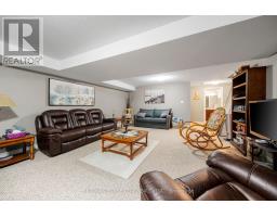 12 - 1 VINEDEN DRIVE - 28