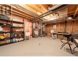 12 - 1 VINEDEN DRIVE - 33