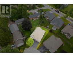 12 - 1 VINEDEN DRIVE - 40