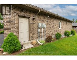 12 - 1 VINEDEN DRIVE - 44