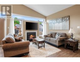 12 - 1 VINEDEN DRIVE - 5