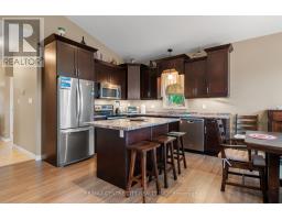 12 - 1 VINEDEN DRIVE - 8