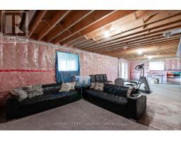1366 THORNLEY STREET - 38