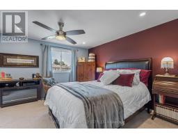 38 - 30 CLARENDON CRESCENT - 21