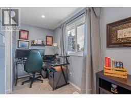 38 - 30 CLARENDON CRESCENT - 23